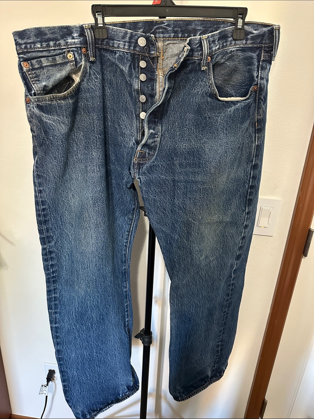 Levi Strauss Relaxed Fit Men's Blue Denim Jeans - Button Fly 40x29
